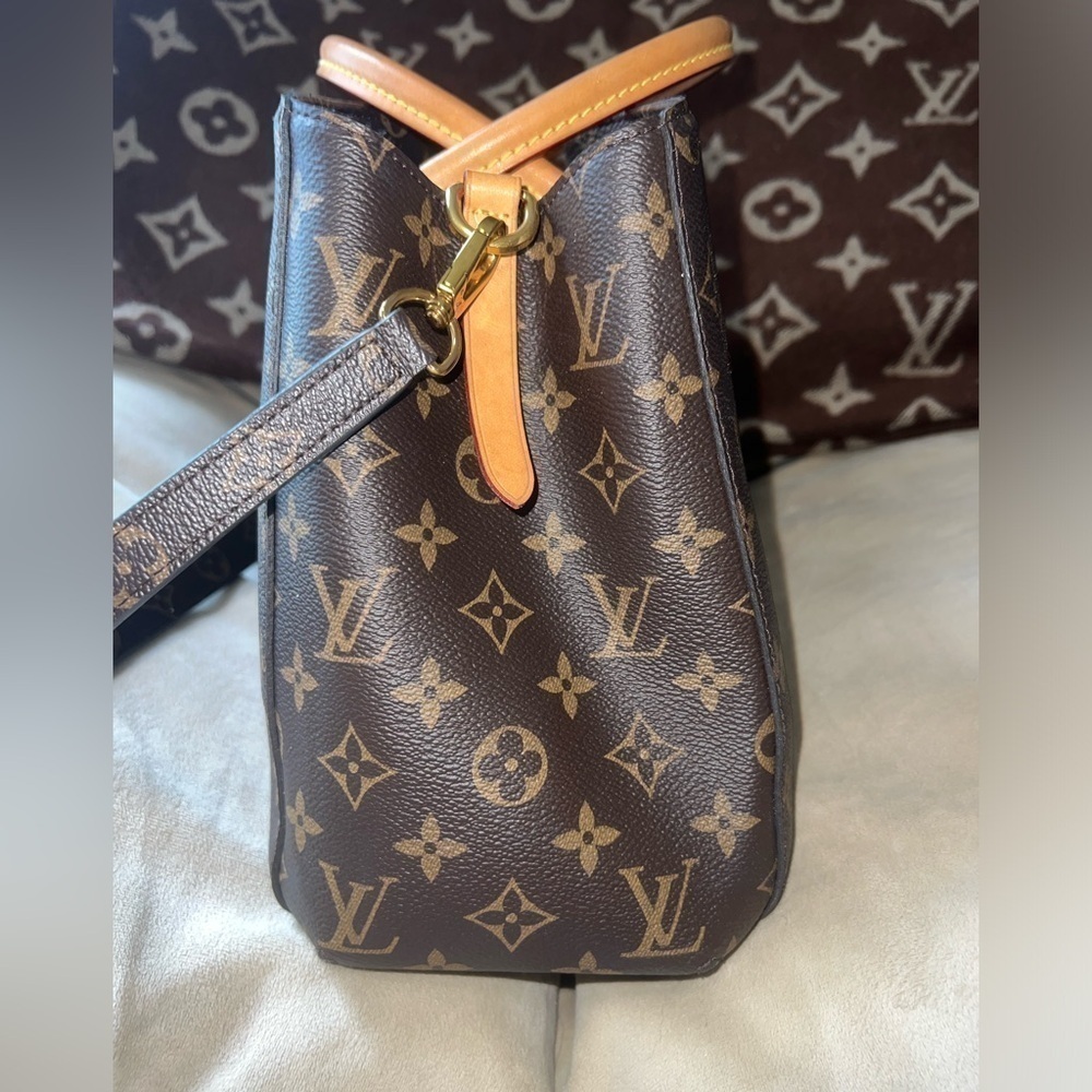 LV Montaigne 2 way from 2016 Collection, excellent condition! - Picture 5 of 12